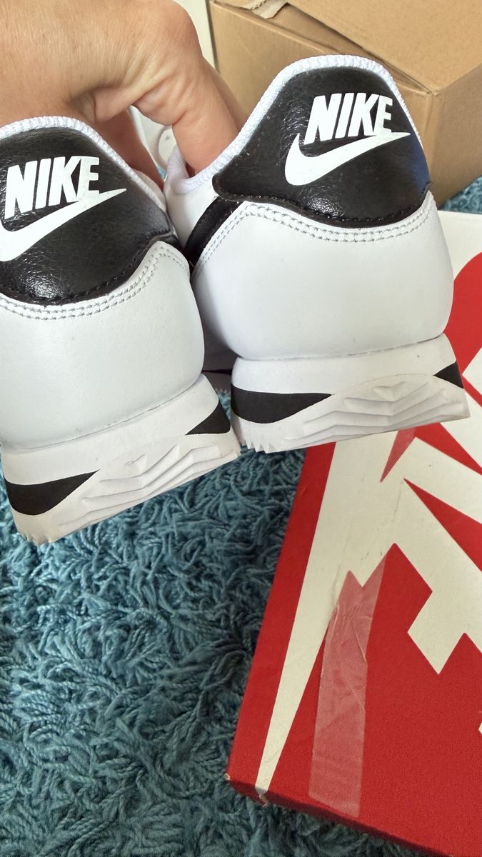 Nike Scarpe da donna: Nike Cortez White Black Leather – Nuovo e nell'imballaggio originale da Kloten venduto da liu_65tx 5