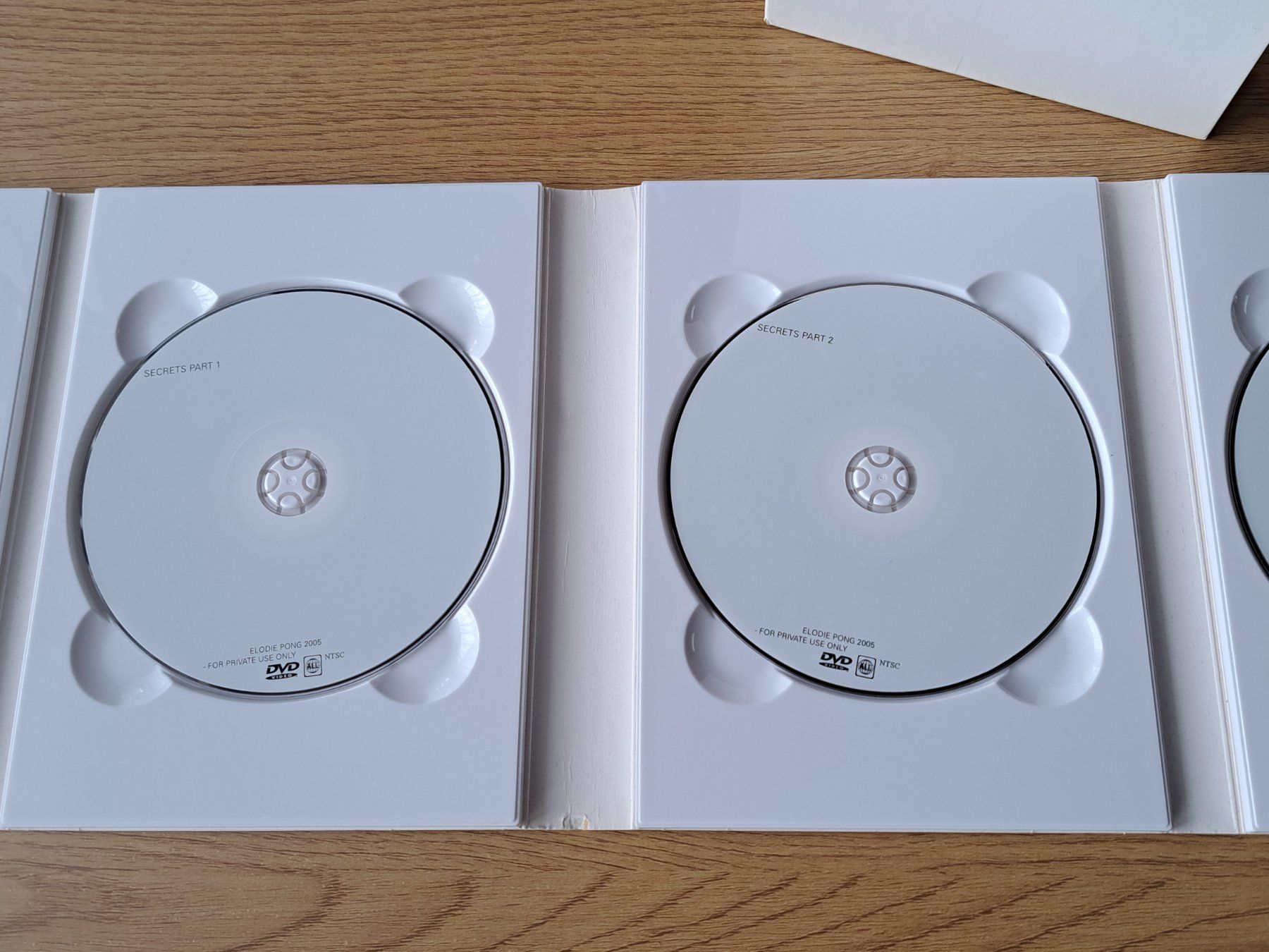Alle DVDs: SECRETS BY ELODIE PONG, Boxset mit 5 Discs, SELTEN! – Neu (gemäss Beschreibung) aus Unterseen von Kanica 7