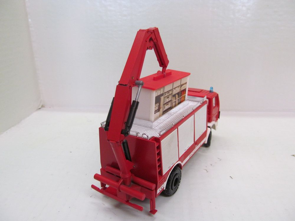 MINIATURE CONRAD POMPIERS Rosenbauer 1/50 Ref: 5501 EUR 39,50 - FR