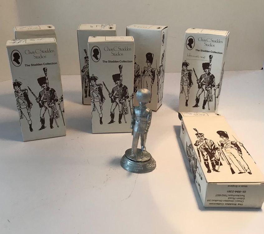 Lot De 7 Figurines D'artistes Sur Base Stadden – Empire – Figurines Historiques