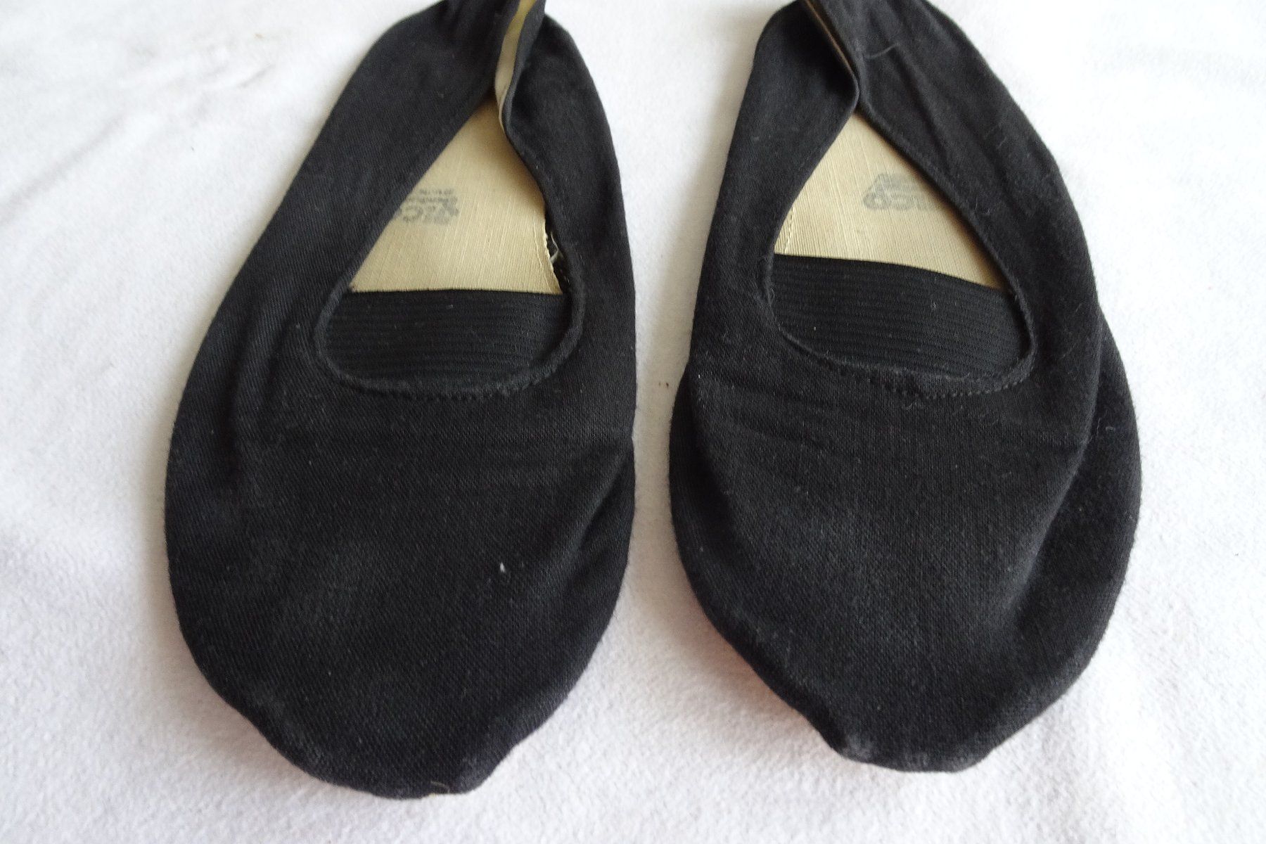 Scarpe da donna: Tätzli, Turnschläppli schwarz Gr. 38 – Usato da Strengelbach venduto da schmetterling20 2