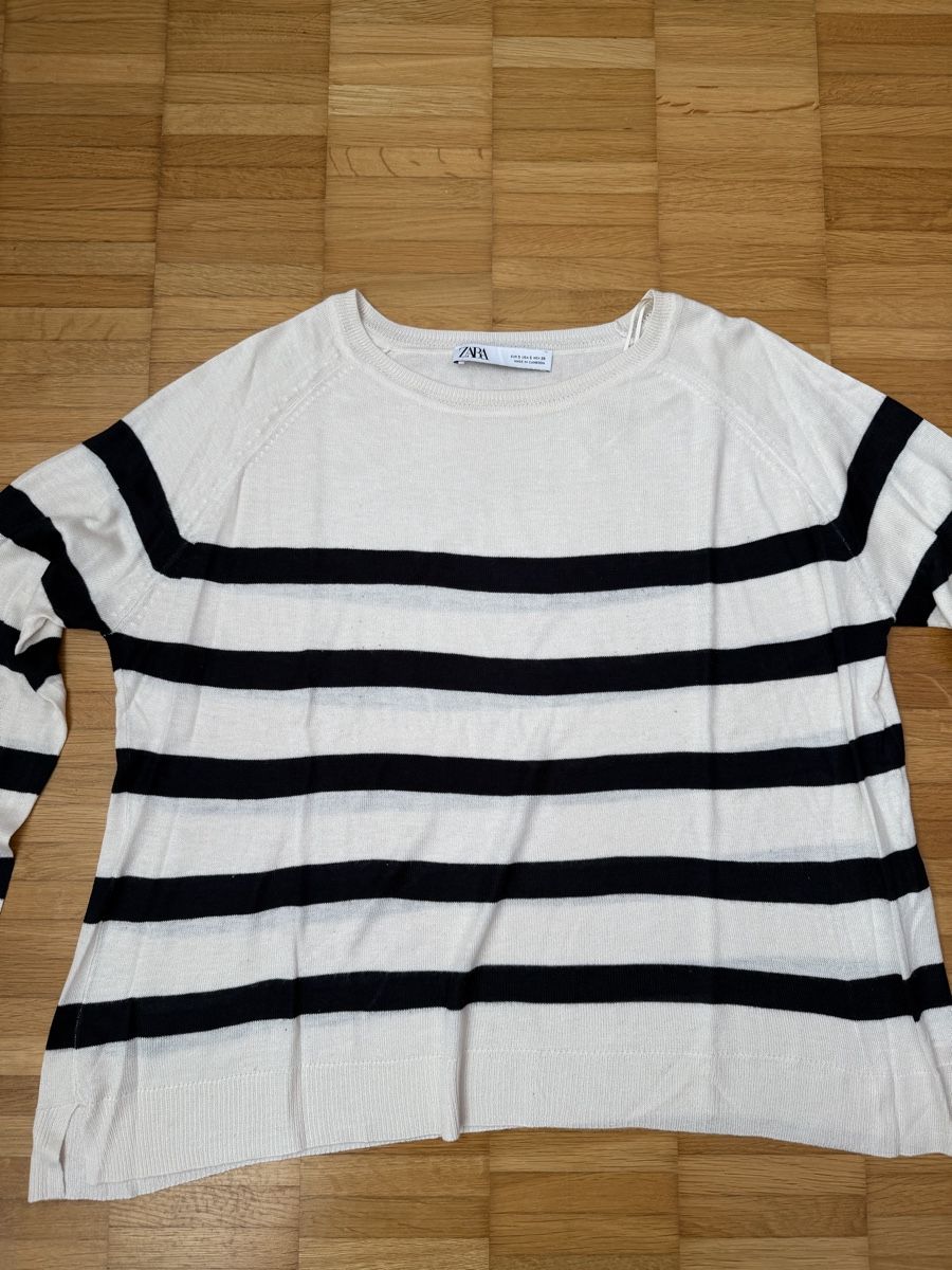 Zara Pulls & Sweat-shirts: Zara Pullover gestreift weiss schwarz Gr. S  – D'occasion à Jona par Good_luck_ 1