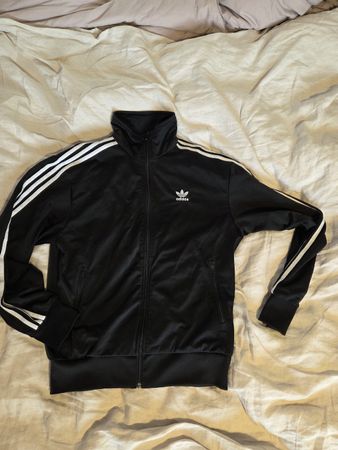 Schwarze Adidas Jacke