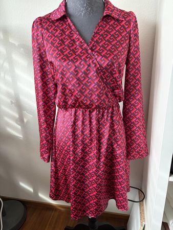 Long sleeves wrap dress geometric print size 36