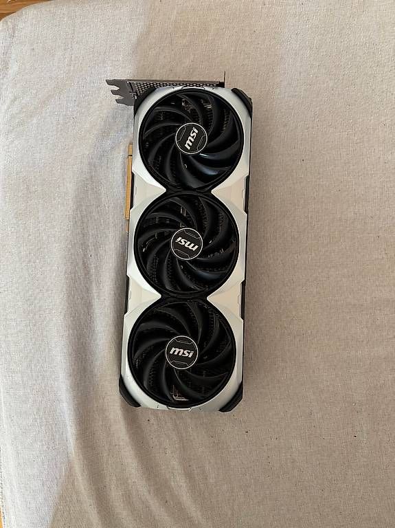 Schede grafiche: MSI GeForce RTX 4090 Ventus 3X 24G  Comme neuve – Usato da Delémont venduto da cmh_5pmt