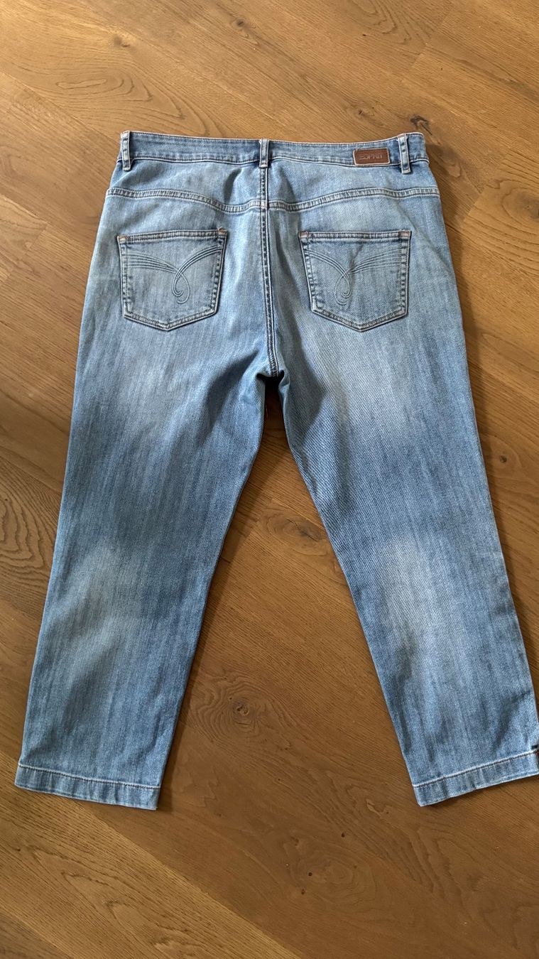 Esprit Jeans: Esprit Damen Caprijeans in Gr 32 – Usato da Riehen venduto da To120 1