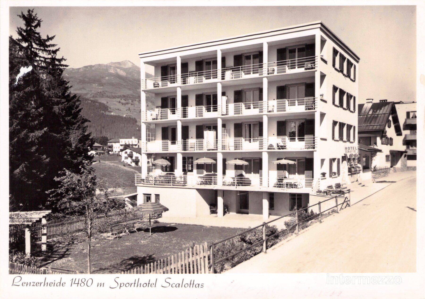 Cartoline postali: Lenzerheide GR // Sporthotel Scalottas – Usato da Basel venduto da intermezzo12