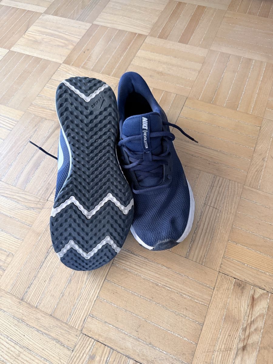 Nike Scarpe da uomo: Nike Revolution 5 gr43 – Usato da Schafisheim venduto da AargauReLoved 2