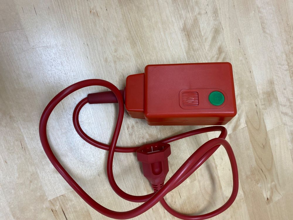 FISchutzschalter rot mit Kabel Kaufen auf Ricardo