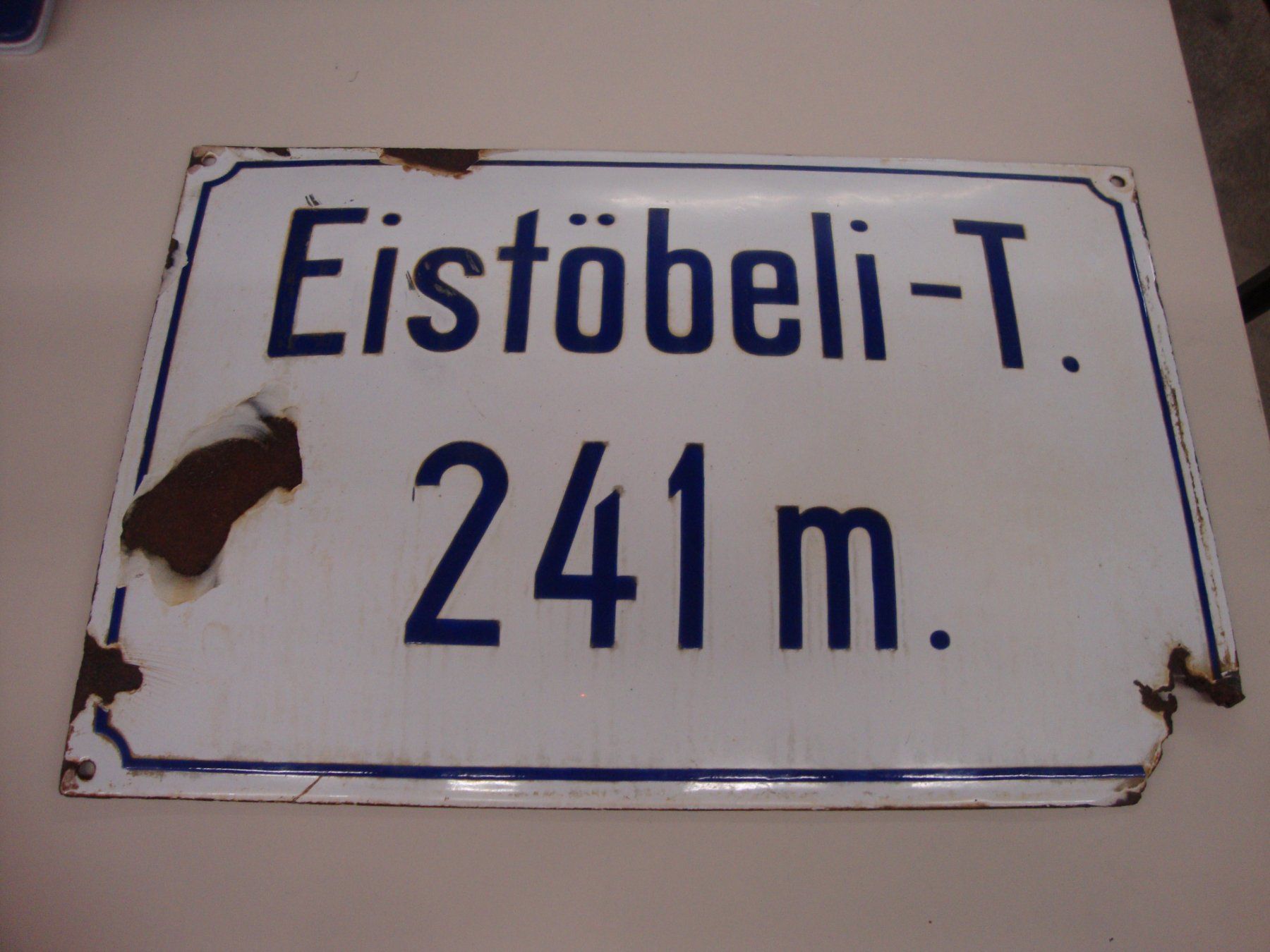 Schilder: Antikes Emailschild    Eistöbeli-T – Gebraucht aus Mollis von Seestern 1
