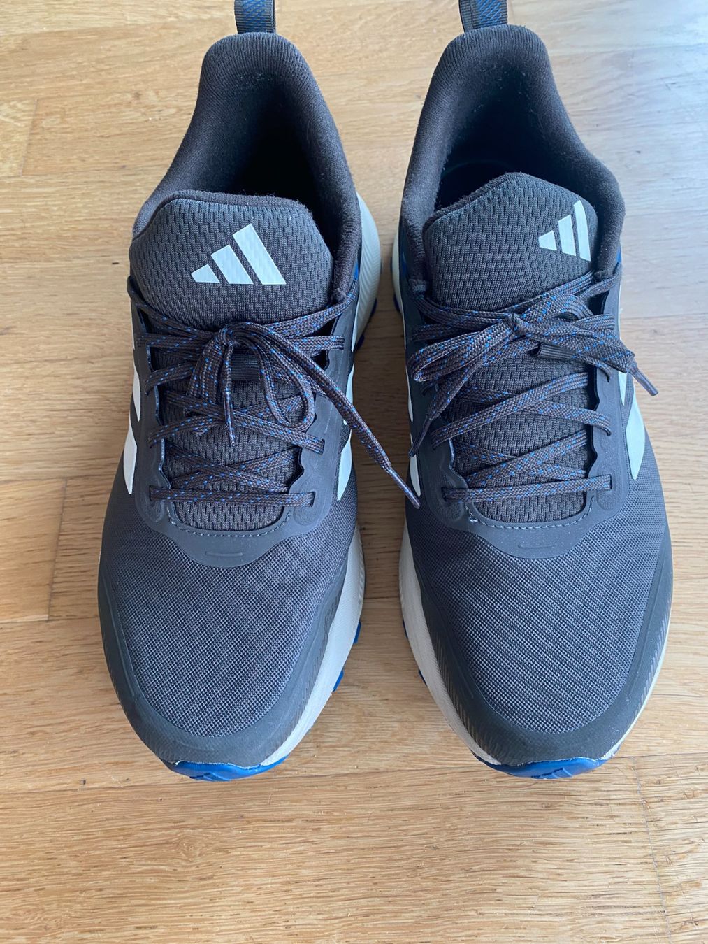 Herrenschuhe: Adidas Sneaker Grösse 44 – Gebraucht aus Zürich von GueBi2009