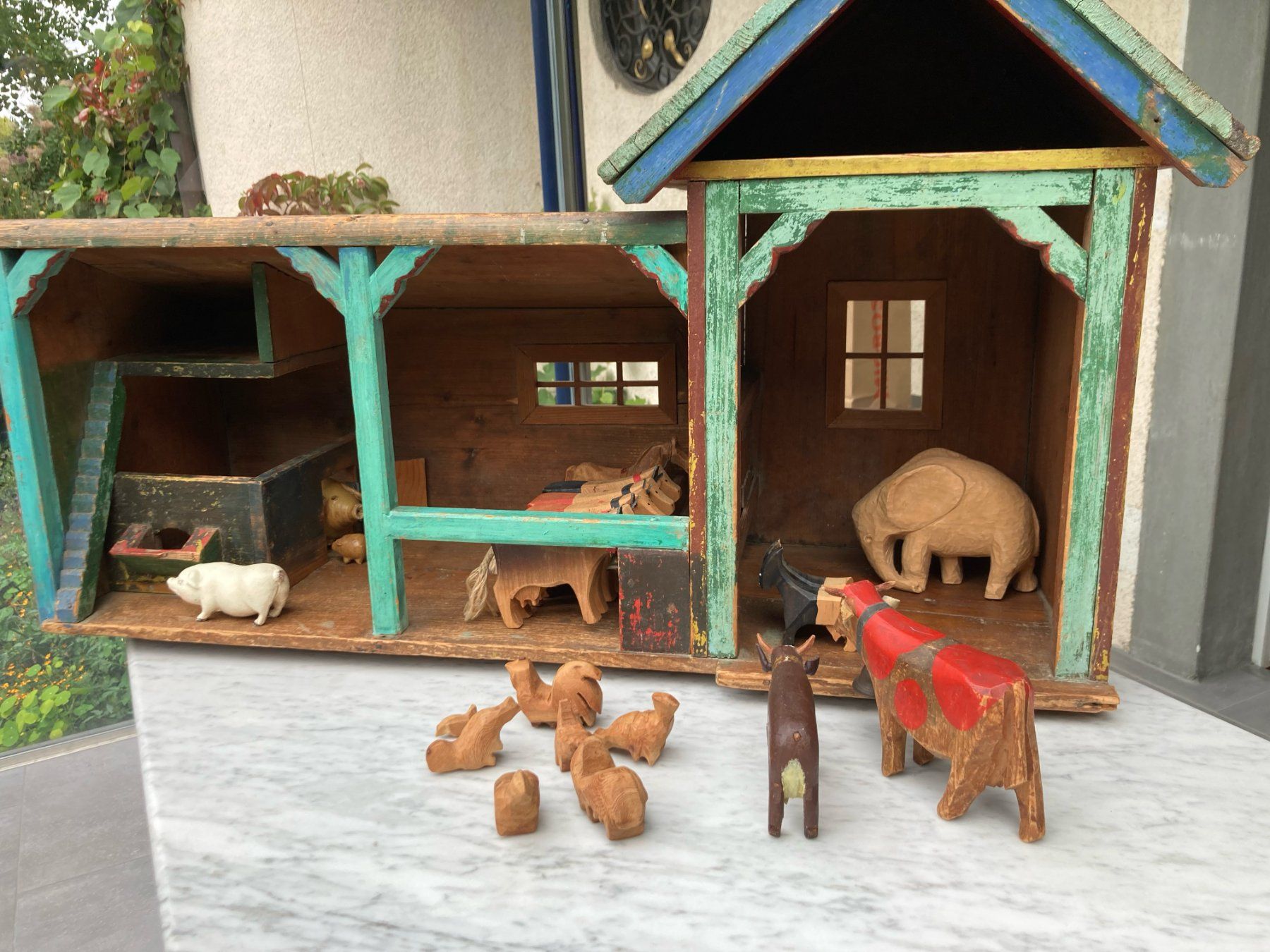 Spielzeuge: Holzspielzeug-Stall – Gebraucht aus Riehen von b_c_7krh 5