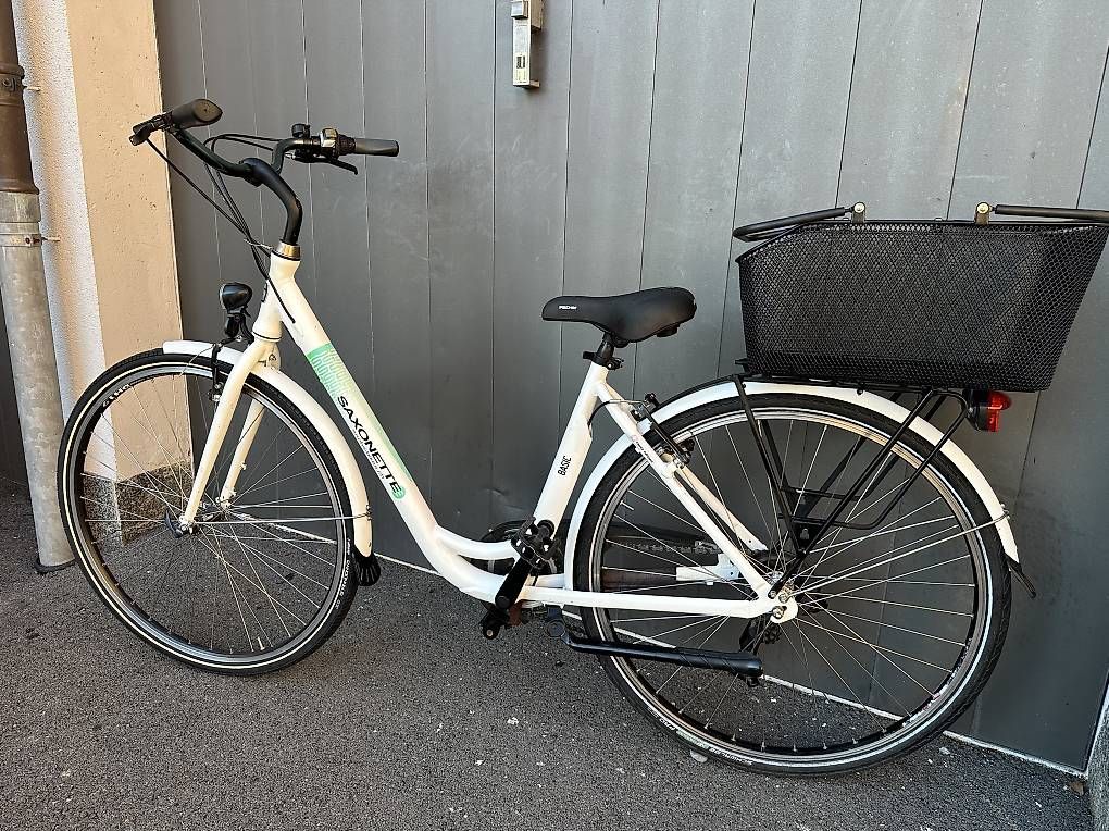 Biciclette: Bicicletta da donna Saxonette 28 bianca  – Usato da Quartino venduto da DiloUsato 2