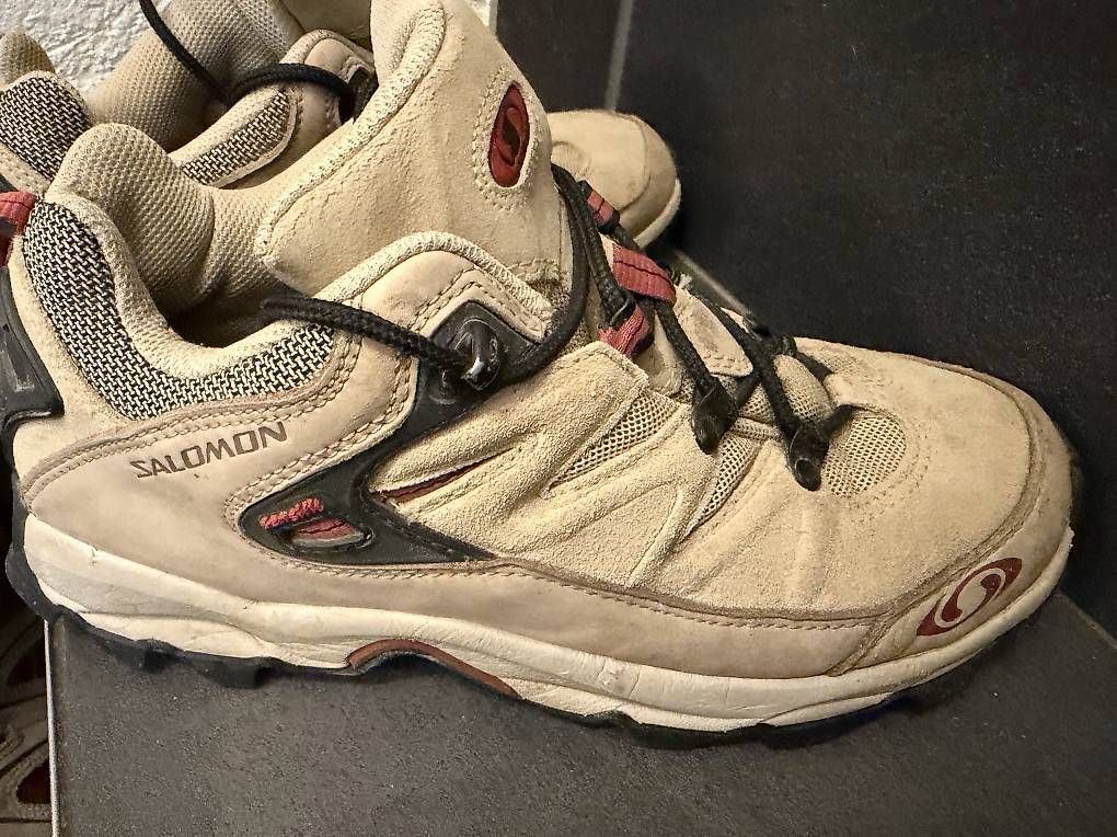 Salomon Chaussures garçon: Wanderschuhe Salomon Grösse 40 – D'occasion à Wolfhausen par The_shark