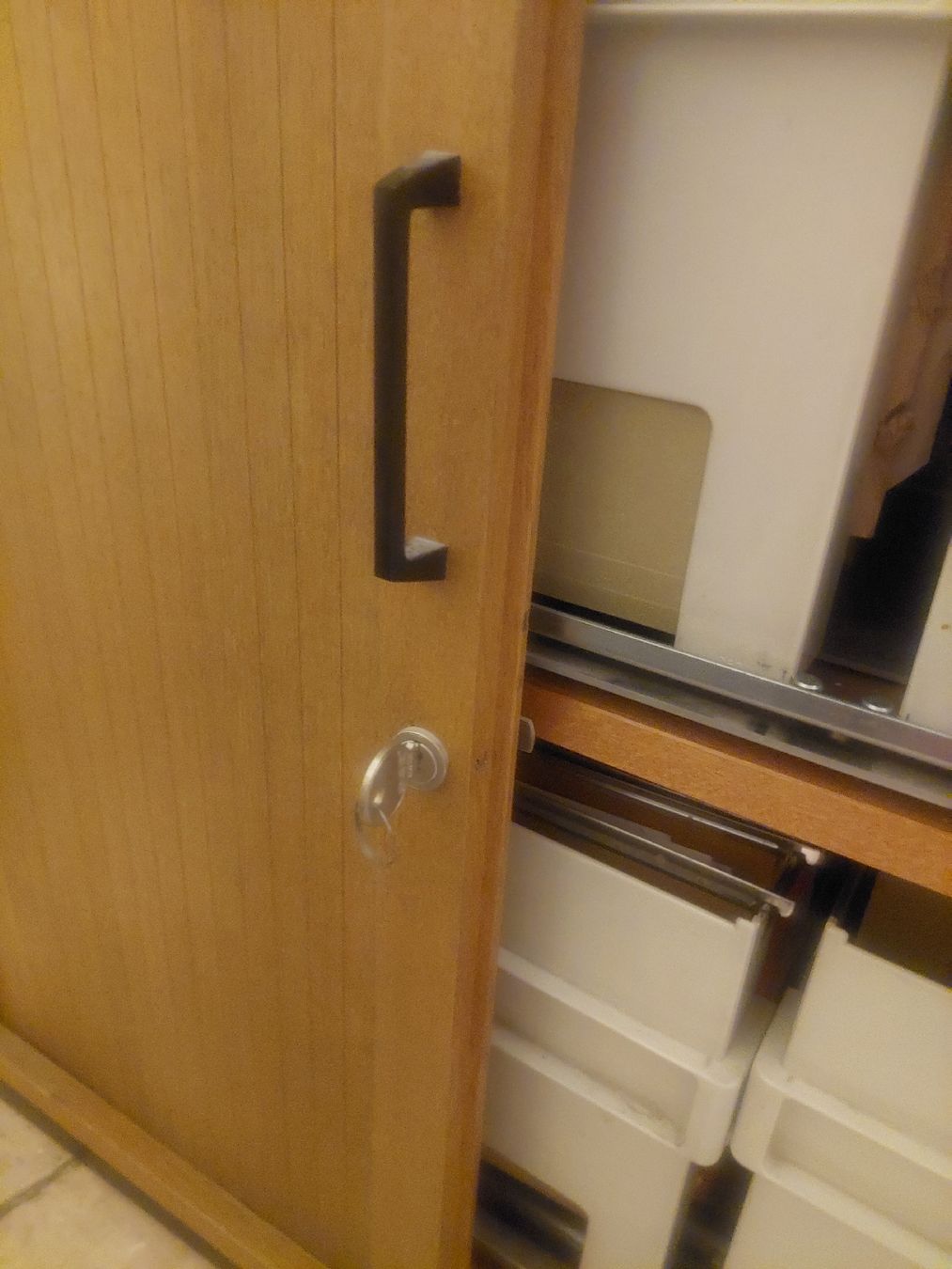 Armadi: Aktenschrank/Kommode abschliessbar – Usato da Zürich venduto da Cortin 3
