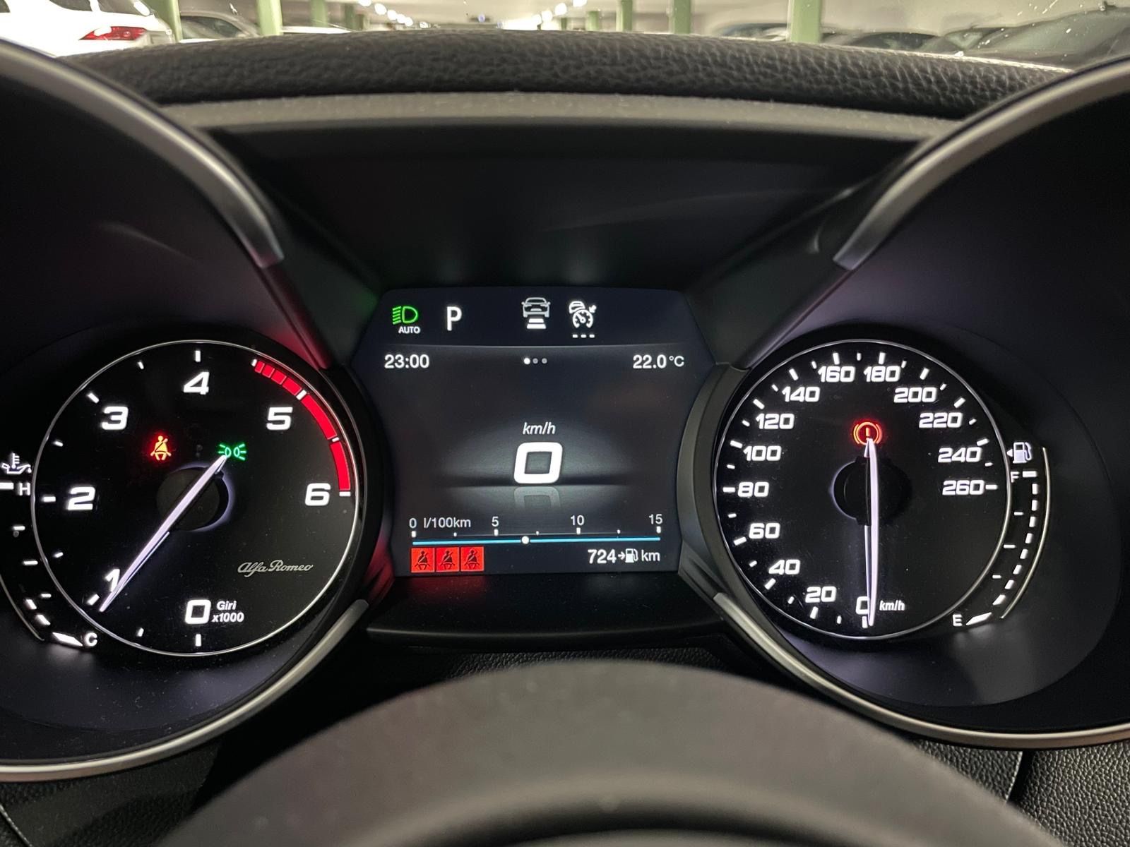 Alfa Romeo Automobili: Alfa Romeo Giulia 2.2 jtdm weiss – Usato da Bülach venduto da mil_s2xx 5