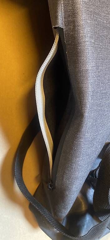 Zaini: Sac à dos gris imperméable  – Usato da Vevey venduto da Raymonde_J 3