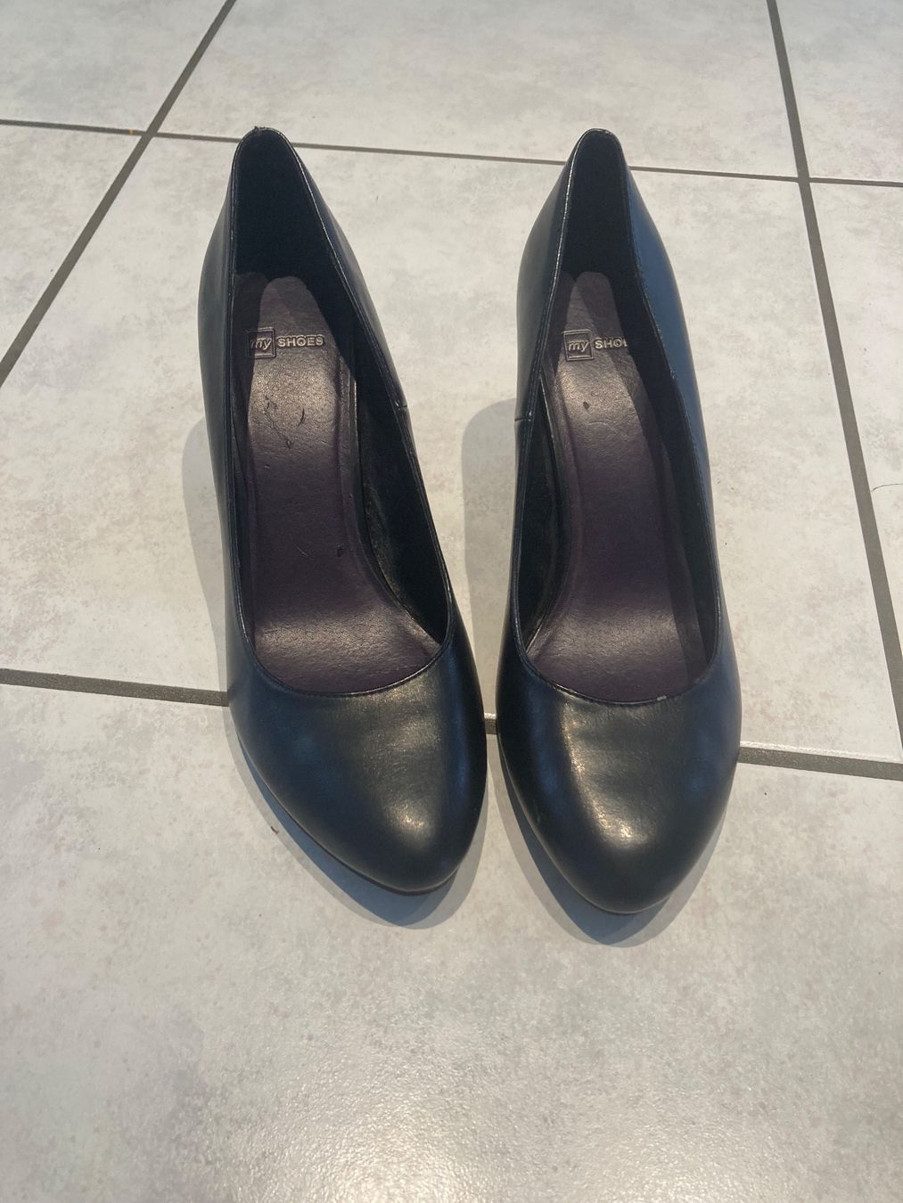 Damenschuhe: Schwarze Pumps von My Shoes, Grösse 41 kaum getragen – Gebraucht aus Menziken von Ale.burri