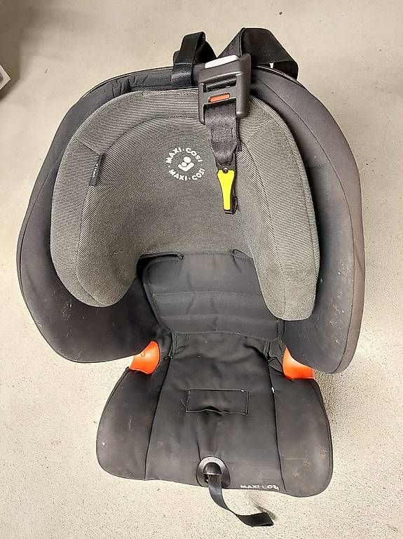 Seggiolini per auto: Kindersitz – Usato da Solothurn venduto da maevren 1