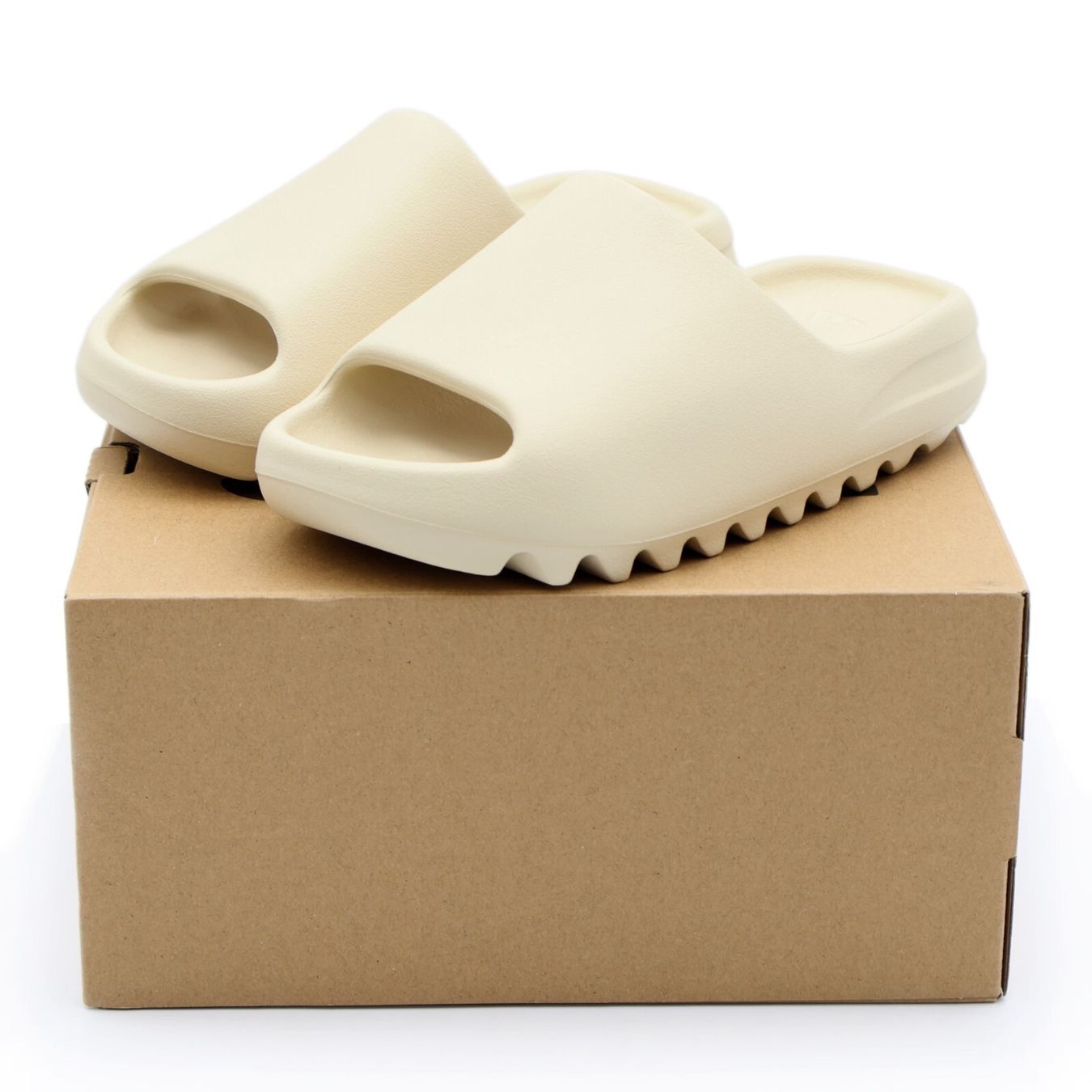 Adidas Scarpe da uomo: Yeezy Slide Bone original – Nuovo e nell'imballaggio originale da Reinach AG venduto da Azrael702