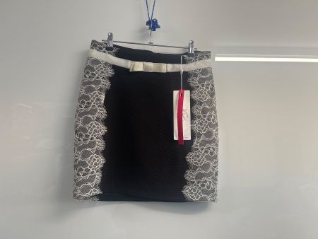 Minirock mit Spitze, Gr. 36, Schwarz/Weiss Neu