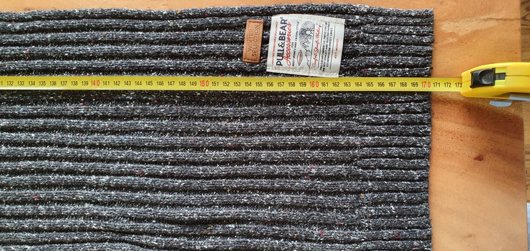 Gant Foulard & Sciarpe: Pull&Bear Schal original wolle im Grau – Usato da Zürich venduto da Leica.C89 6