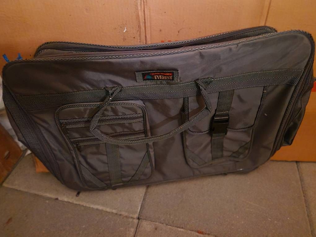 Valigie: Valise en tissu solide – Usato da Vufflens-la-Ville venduto da jea_6xps 2