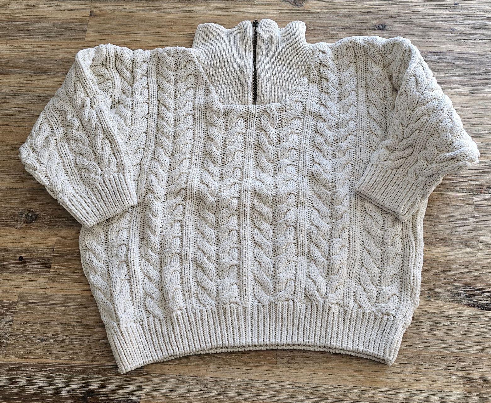 H&M Pullover & Sweatshirts: Kinder Pullover H&M Grösse 92 beige Zopfmuster – Gebraucht aus Basel von Sinibini86