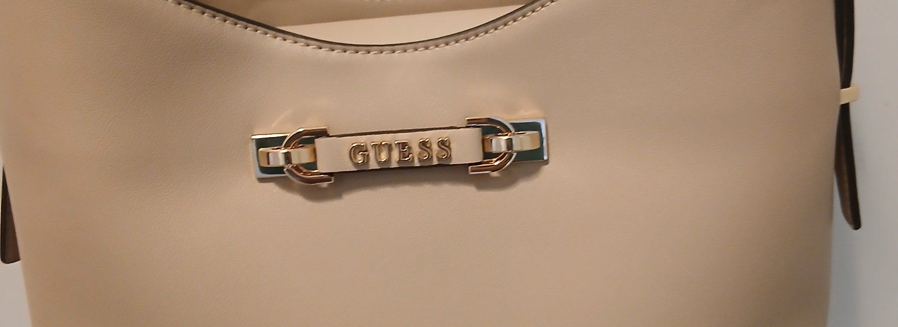 Guess Borse da donna: Guess Schultertasche – Nuovo (secondo la descrizione) da Birsfelden venduto da coccobello03 2