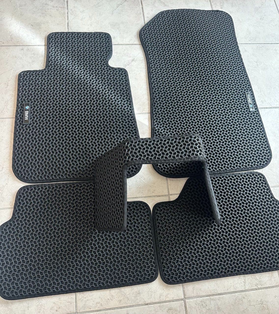 BMW Teppiche / Matten: Automatten für BMW 1 Series E87 2004-2011 – Neu und originalverpackt aus Oberuzwil von gor_sp5p 1