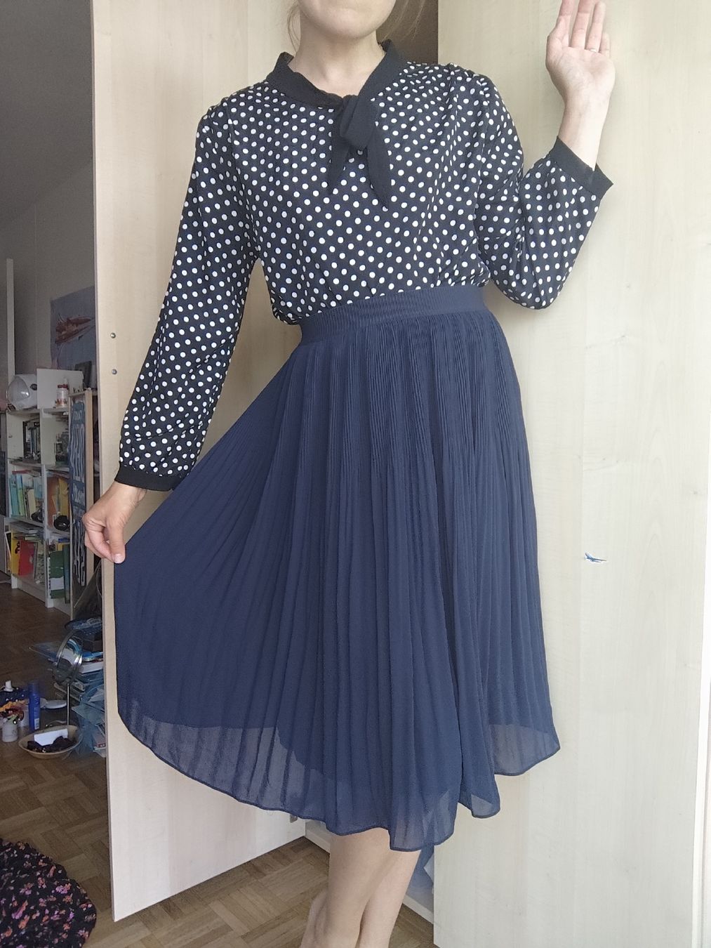 Camicette: Polka Dot Blouse with Tie - Smart & Stylish Look! s – Usato da Mägenwil venduto da VintageGirly 8