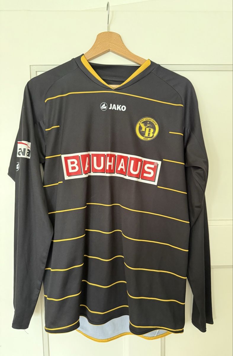 Leibchen & Hosen: BSC Young Boys Trikot – Gebraucht aus Bern von Tottigoal1