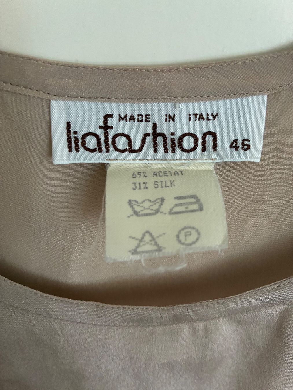 Top: Canotta misto seta beige taglia M donna – Usato da Zürich venduto da silviaanthoi 4