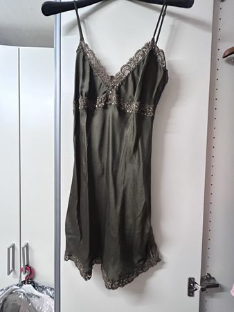 Seiden-Slipdress mit Spitze und Pailletten, Gr. S