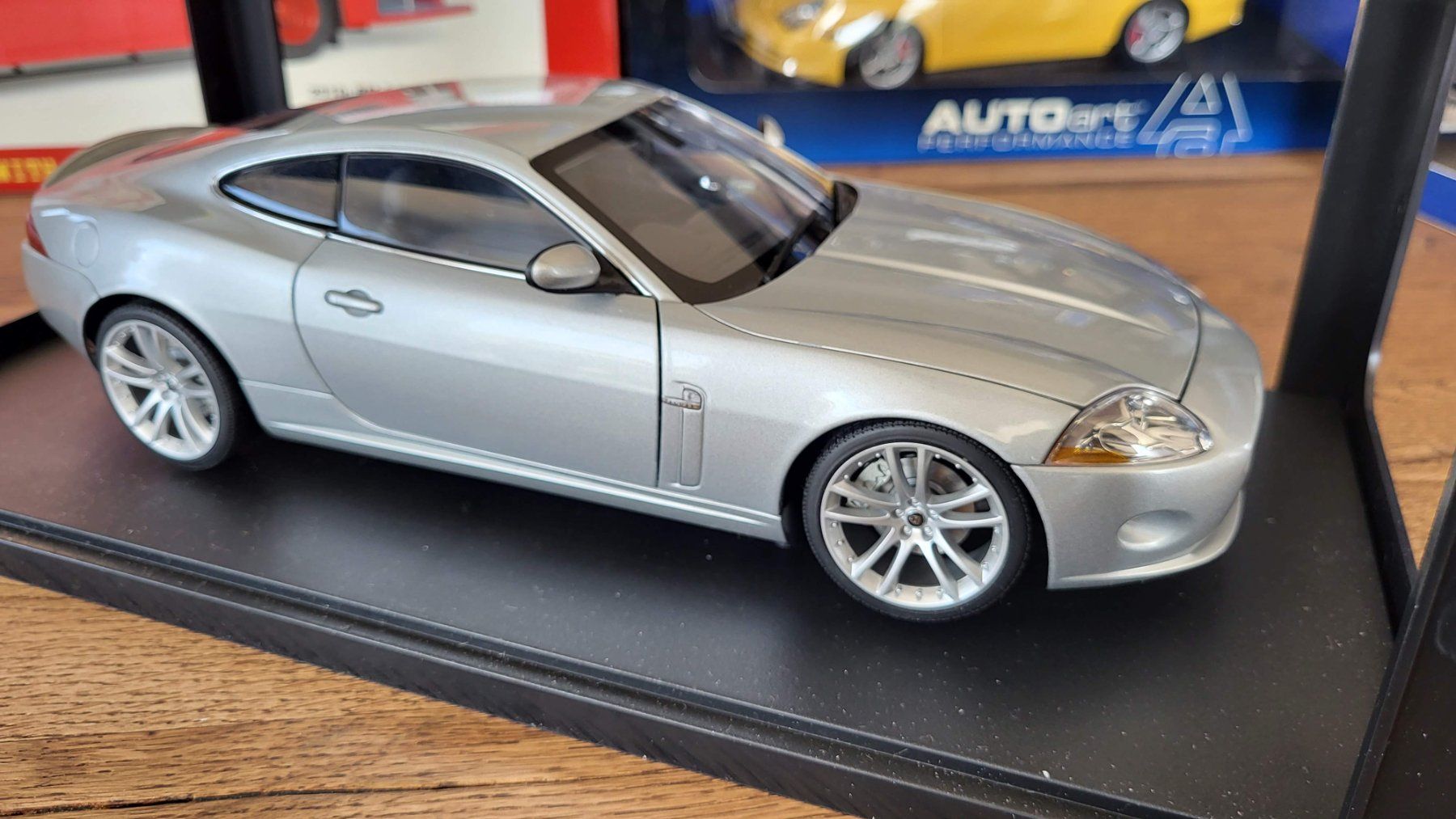 Autoart Voitures modèles: Jaguar XK Coupe 1:18 Autoart – D'occasion à Rothrist par Juana5 2