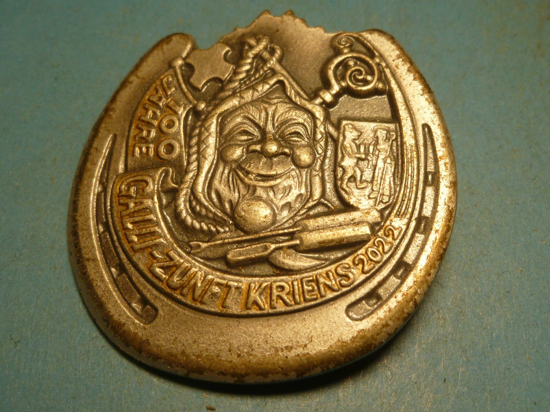 Placchette & Badge: KRIENS 2022 SILBER – Usato da Ried (Muotathal) venduto da Mandarin02