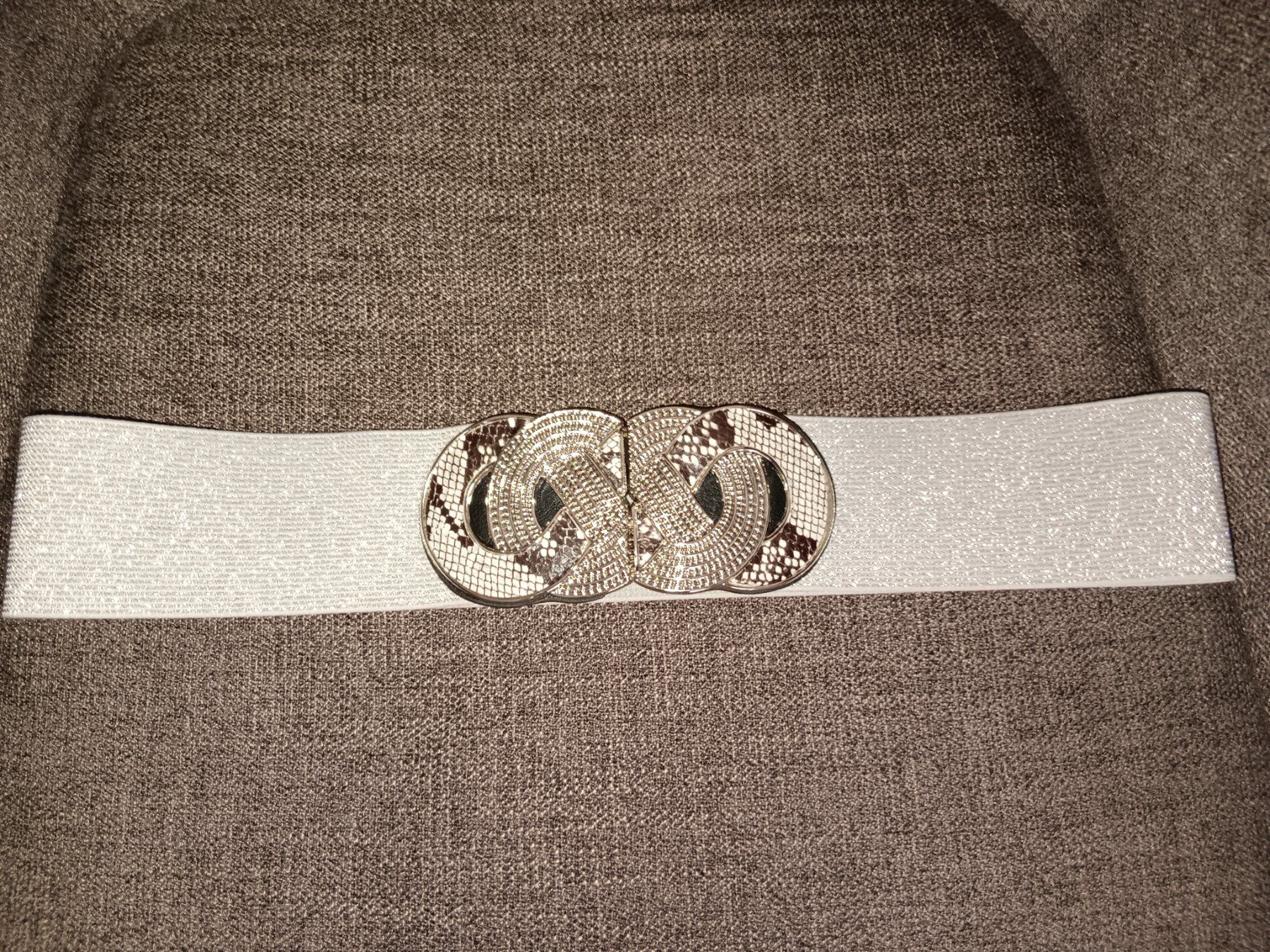 Gürtel: Schicker Gürtel, glitzernde Schnalle Gr. 80cm – Gebraucht aus Zürich von chr_l98j
