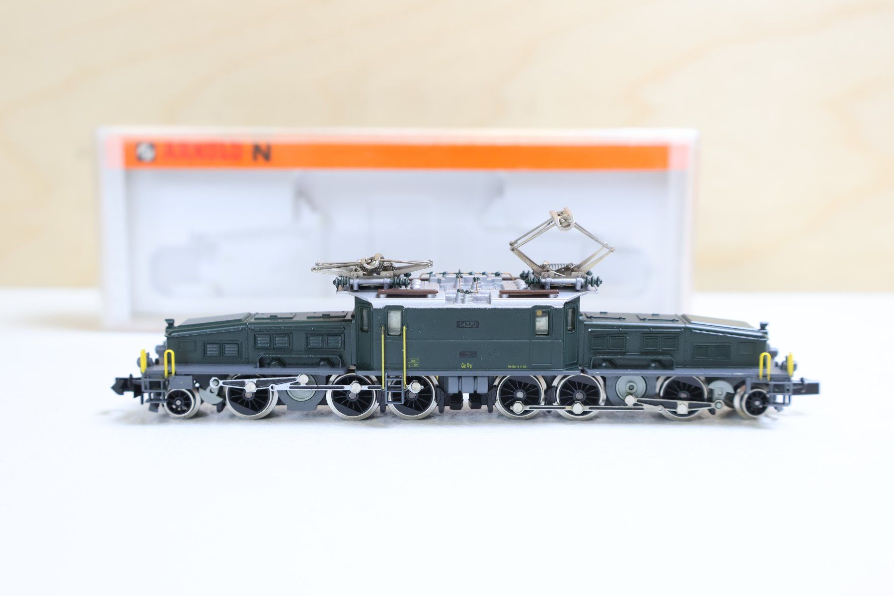 Arnold Modellini di ferrovie: ARNOLD SBB Krokodil E-Lok Ce 6/8 - 2465 - NP: 255.- – Usato da Winterthur venduto da Monstera 4