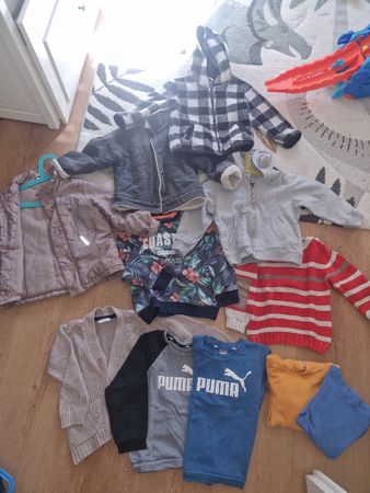 Kinderkleiderpaket 12-teilig Jungen Grösse 98/104 gemisch