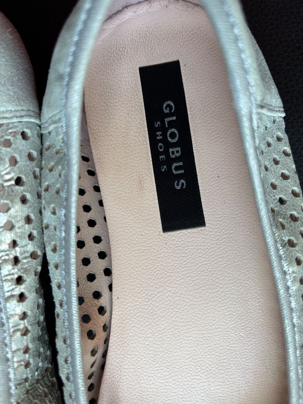Globus Scarpe da donna: Ballerines Globus argentées taille 38 occasion – Usato da Peseux venduto da Cresus27 5