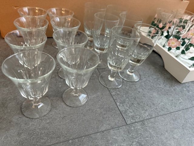 Bicchieri: 19 Stuck alte wein und schnaps Gläser – Usato da Buchs ZH venduto da Sten7 2