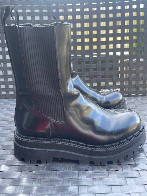Zara Scarpe da donna: ZARA Stiefel Gr. 38 – Usato da Basel venduto da PinkPong 1
