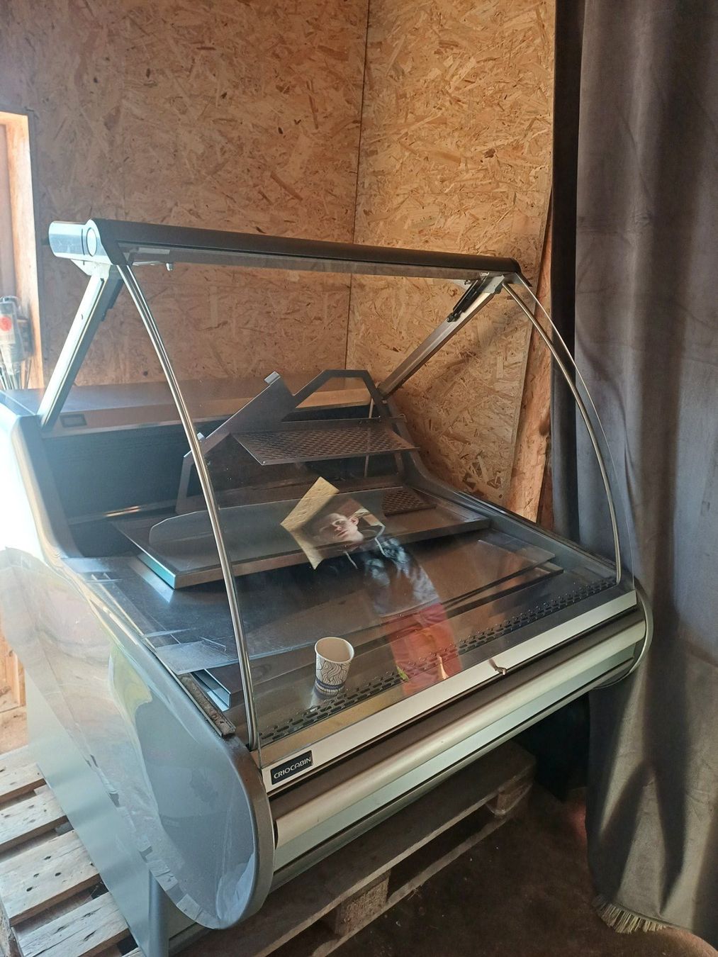 Kühlschrank: Vitrine réfrigérée à viande Criocabin – Gebraucht aus Mont-la-Ville von bla_sr7z 3