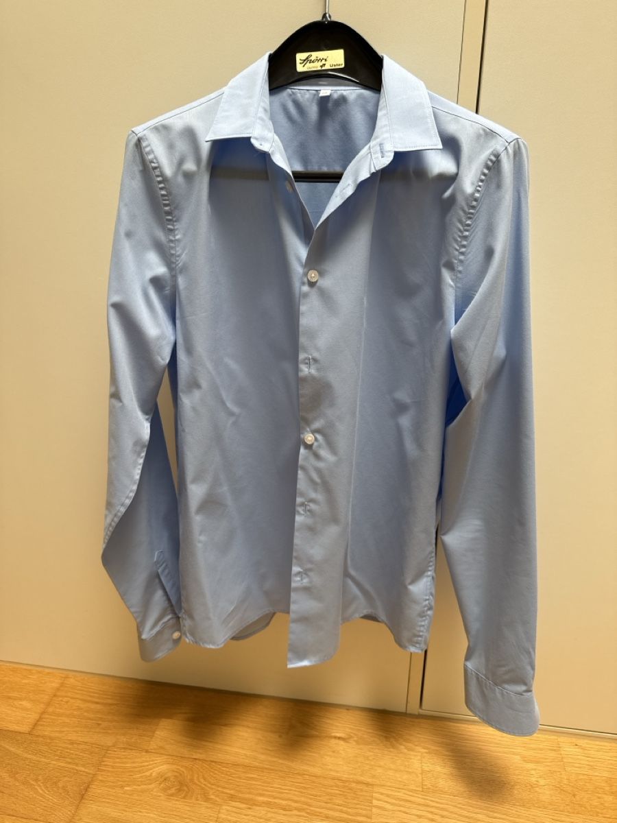 C&A Hemden, T-Shirts & Polos: Hemd langarm hellblau Gr. 176 – Gebraucht aus Rüti ZH von Kiwi02