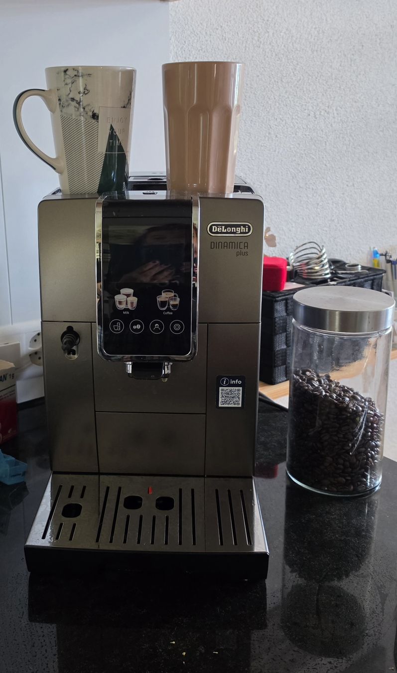 De'Longhi Macchine per caffè & Macchine per espresso: Kaffeevollautomat – Nuovo (secondo la descrizione) da Oberwangen TG venduto da angie41 1