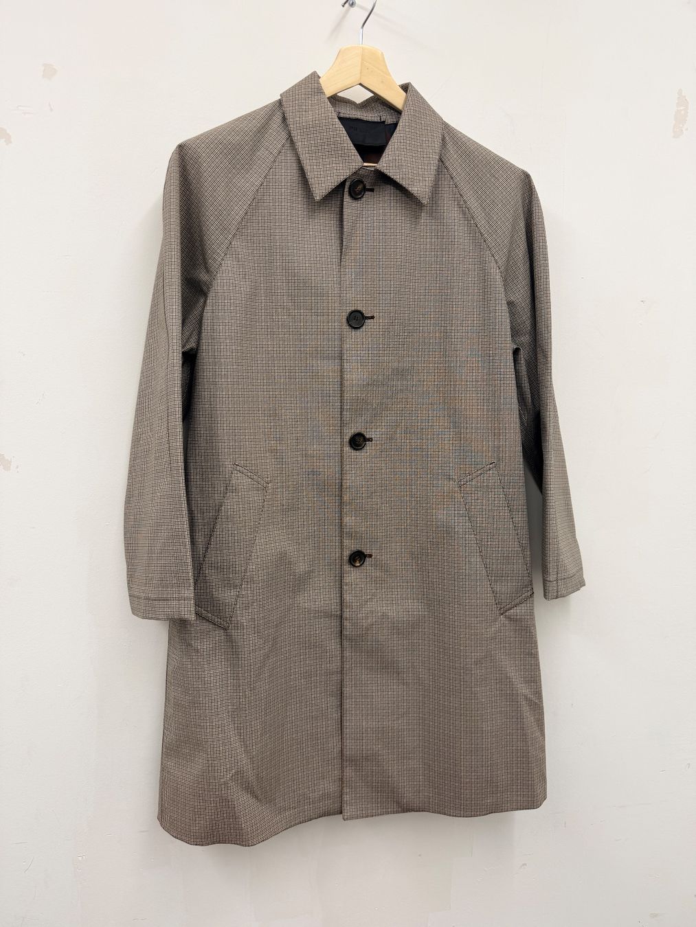 Prada Cappotti: Prada -  Water-Repellent Mac Coat – Brown white pattern S/M – Usato da Zürich venduto da serraphim