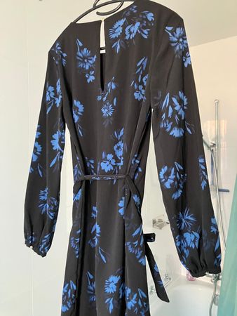 Damenkleid Grösse 36 mit Muster