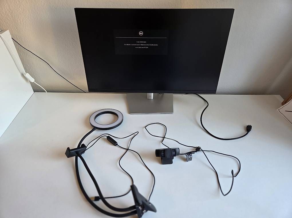 Monitore: Home Office Set (Monitor, Webcam) – Gebraucht aus Zürich von Le1 3