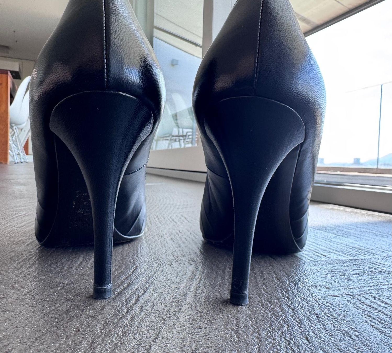 Stuart Weitzman Damenschuhe: Pumps Stuart Weitzman schwarz Gr38.5 – Gebraucht aus Zürich von Rymira 6
