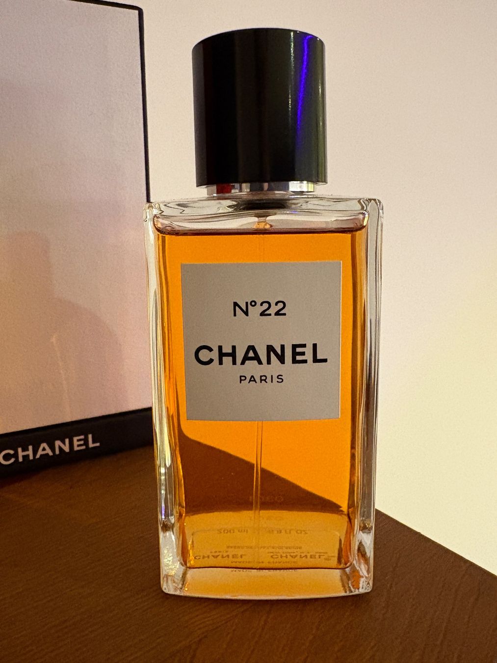Chanel Parfums & Eau de Toilette: Chanel No 22 Eau de Parfum 200ml – D'occasion à Neuhausen am Rheinfall par flynn92_souk